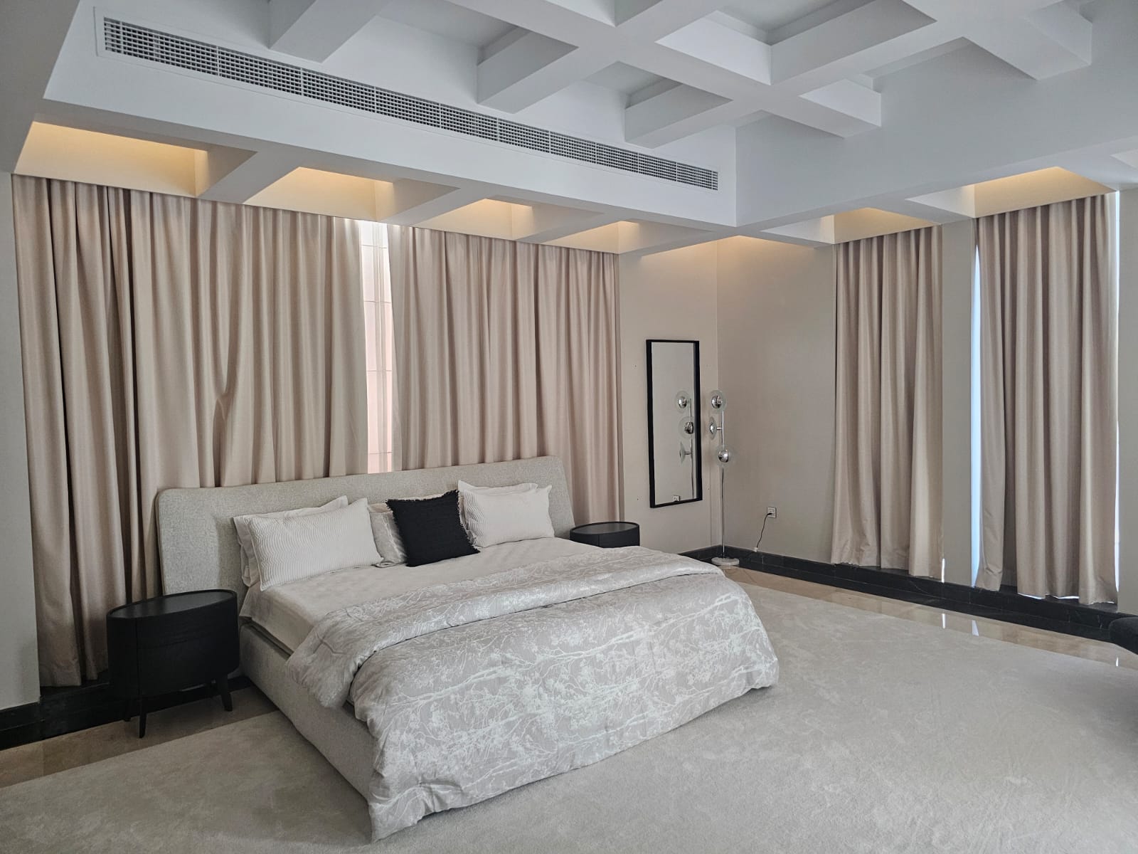 J11, Emirates Hills image 12